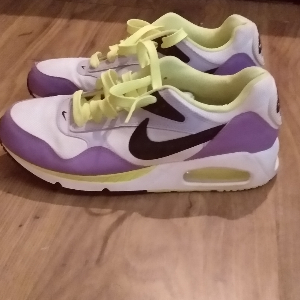 Women's Nike Air Tennis Shoes